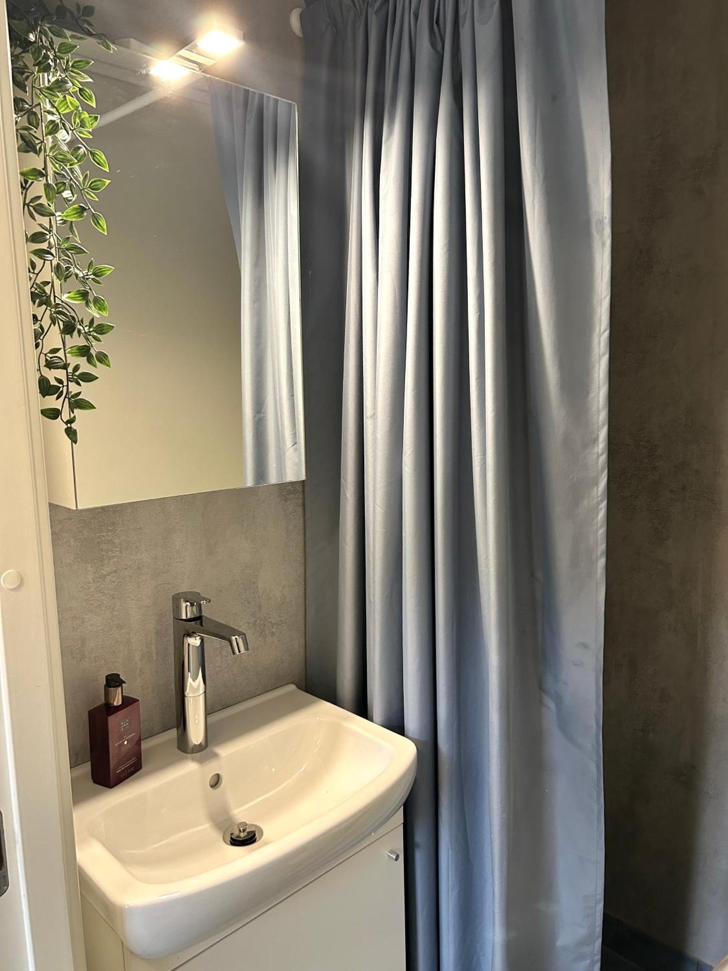 Newly Renovated Studio Apartment - Free Parking And Ev Docking トロンハイム エクステリア 写真